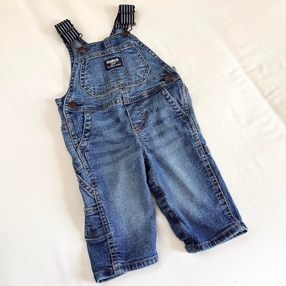 Modern OshKosh B'gosh size 6M medium wash denim overalls